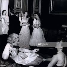 Pin On Chic Society Ladies