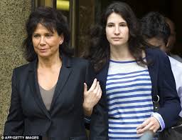 Après l'interview d'emmanuel macron le 15 octobre sur tf1, le président de la république a été vivement critiqué surtout suite à ses tacles. Dominique Strauss Kahn Reunited With Wife Anne Sinclair After He S Released From Prison Daily Mail Online