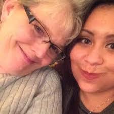 Julie Caple's Instagram, Twitter & Facebook