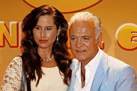 Einen wunderschönen guten morgen an nino de angelo fanpage ich wünsc.he euch allen eine wunderschöne woche mit weniger stress vielen dank für eure information ich lasse mich mal überraschen wie die neue cd dann. Nino De Angelo Und Frau Larissa Lassen Sich Scheiden