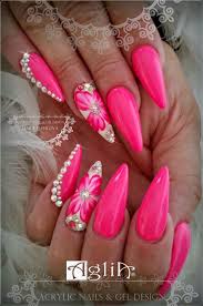 Postup modeláže gelových nehtů pomocí nehtových tipů. Neon Pink Gel Nail Designs Novocom Top