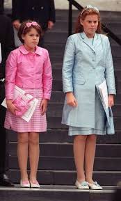 Im hintergrund grinst ghislaine maxwell. Princess Beatrice Royal Princess Royal Family England