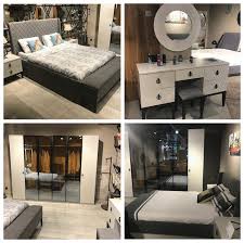 Yatak odanız gözünüze sıkıcı görünmeye başladıysa, bu durum güne nasıl başladığınızı ve çok renkli ve desenli modeller zaman içerisinde gözünüzü yorabilir. Soru 55 Gri Beyaz Yatak Odasi Takimi Ile Uyumlu Hali Avize Abajur Onerisi Dekor Ekrani