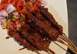 Sebagai gambaran, sate maranggi merupakan makanan berupa potongan kecil daging sapi atau domba yang ditusuk dan diberi bumbu, kemudian dipanggang di atas bara api. Resep 142 Sate Maranggi Ala Ala Yang Enak Banget Jadikan Makan Kamu Semakin Lahap Mari Kita Masak