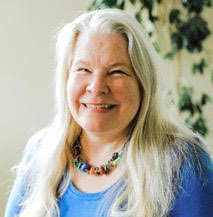 Victoria Robb's Instagram, Twitter & Facebook