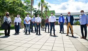 Según el decreto municipal, el toque de queda entre jueves y domingo será de 11 de la noche a 4 de la mañana. Medidas Toque De Queda Pico Y Cedula Junio Reactivacion Comercio Bucaramang No Habra Toque De Queda Los Sabados En Jornada Diurna Bucaramanga Actualidad Caracol Radio