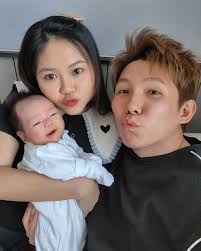 久违的短发💇🏻‍♂️ 话说最近流行飞机头😏 真的吗hairstylist:Ken Lee color:Tiffany Liew  photographer:Weiky Mah #短发#NewLook #最近流行#飞机头#跟跟风#跟随潮流#尝试呗