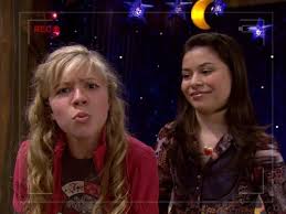 She made her music debut in 2007, singing the theme so… read more. Icarly 2007