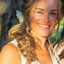 Elizabeth Martucci's Instagram, Twitter & Facebook