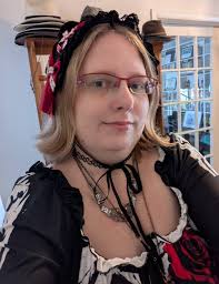 Our favorite Boston-themed Halloween costumes over the years 🎃 Happy  Halloweekend 👻 -- Photo credits in order: 1) redditor 'schricker'  redd.it/5a3kuq 2) @broosten 3) @yiseowl 4) redditor 'dawnofthethread'  bit.ly/--MBTA 5) @toucherandrichofficial 6)