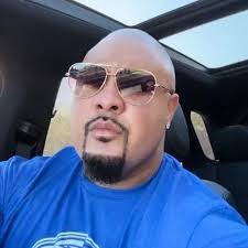 Justin Mcnab's Instagram, Twitter & Facebook