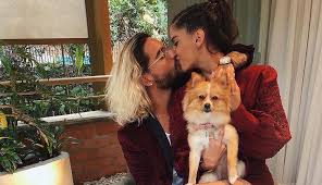 El colombiano se hospedó en un hotel exclusivo de los cabos y se dejó ver en traje de baño, junto a su grupo de amigos con los que disfrutó partidos de ping pong. Maluma Termino Con Natalia Barulich Porque Descubrio Que Le Fue Infiel Con Neymar Noticias De Colombia Y Brasil Off Side Depor