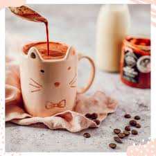19 Octobre Vu La Couleur Du Ciel Ce Matin J Ai Decide Que Cette Journee Commencerait Par Un Bon Chocolat Chaud Avec Une Grosse Part De Glassware Tableware