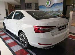 Škoda superb will support you with numerous safety assistants, simply clever features and the škoda superb drives as dynamically as it looks. Updated 2021 Skoda Superb Launching Soon In India Details Inside