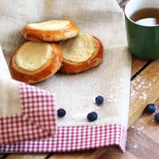 Watruschki Russisches Geback Mit Quark Rezept Familienfuchs Rezept Kochen Und Backen Rezepte Geback Susse Brotchen