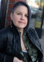 About — Amanda Snavely