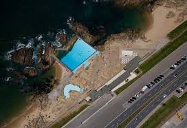 After graduating from the university of porto in 1955, he worked briefly with architect fernando tavora before setting up a studio as an independent architect. The Siza S Pools Das Mares Turn 50 The Strength Of Architecture From 1998