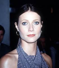 The 5 Best 90s Makeup Trends That Need To Come Back Who What Wear And although there were some absolute shockers, there were a lot of beauty trends that. the 5 best 90s makeup trends that need