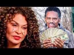 Amanda Pryce's Instagram, Twitter & Facebook