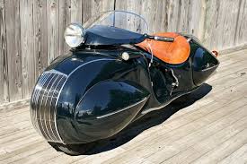 The 1934 Henderson Kj Streamliner The Two Wheeled Counterpart To The Phantom Corsair Staggeringly Beautiful Henderson Motorcycle Classic Motorcycles Vintage Motorcycles