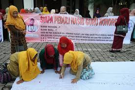 Pernah karena bepergian dekat, saya tidak membawa alat sketsa saya. Guru Honorer Minta Kepastian Status Dan Upah Layak