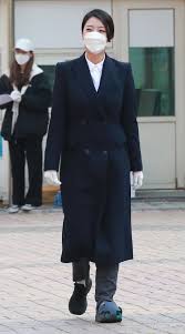 가장 많은 무료웹툰을 보유하고 있으며 빠른 업데이트와 편의성으로 네이버웹툰,다음웹툰,카카오웹툰,레진코믹스 웹툰 서비스 제공. ë°°í˜„ì§„ í›„ë³´ê°€ ë‹¤ë¦¬ì— ê¹ìŠ¤ë¥¼ í•˜ê³  íˆ¬í'œì†Œì— ë‚˜íƒ€ë‚¬ë‹¤ ì‚¬ì§„ 7ìž¥ ìœ„í‚¤íŠ¸ë¦¬