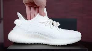Die neue yeezy kollektion 2020 jetzt bei mybestbrands online shoppen! Yeezy 350 Triple White How Dirty After One Hour Youtube