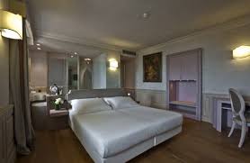 Nel suo luxury refuge a cinque stelle. Villa Lattanzi Le Marche