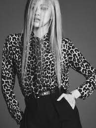 Saint laurent small kate textured leather crossbody bag. Saint Laurent On Twitter Rose Fall 20 Ysl32 By Anthony Vaccarello Photographed By David Sims Ysl Saintlaurent Yvessaintlaurent Rose Blackpink Https T Co Jt8s2hbmwu
