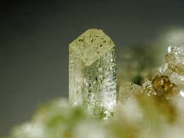 Laumontite Beura Cave Beura Val D Ossola Verbano Cusio Ossola Piedmont Italy Size 2 3 Mm Copyright Enrico Bonacina Especes