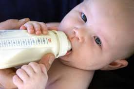 Botol susu adalah wadah untuk susu bayi terbuat dari bahan kaca atau plastik atau bahan yang aman lainnya, dengan leher sempit dan penutup berupa dot. Berapa Banyak Kuantiti Susu Untuk Bayi Dr Zubaidi Hj Ahmad Menulis