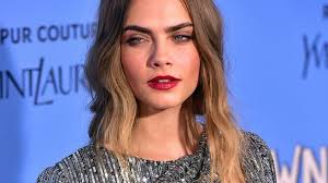 Cara Delevingne, Keira Knightley… les chefs-de-file de la tendance sourcils