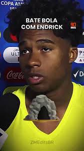 Um homem de escolhas peculiares, né? 🤣 🎥: @zmeditsbrr #endrick  #futebolmeme #futebolmemesbrasil #futebolzoeira #futebolzoeiro  #footballfunny #realmadrid #bobbycharlton #tiktokesportes #tiktoksports