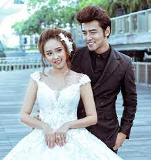 Phương hằng vô cùng mãn nguyện với cuộc hôn nhân với anh tâm. Soi Ä'am CÆ°á»›i PhÆ°Æ¡ng Háº±ng Tren Phim Va Ä'á»i Thá»±c