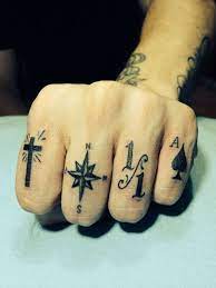 Tattoo Fingertattoo Smalltattoo Hand And Finger Tattoos Finger Tattoo Cowl U Fingertattoos Fingert Fingertattoo Tattoos Mit Namen Kleine Tattoo Ideen