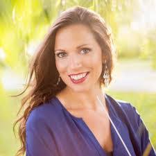 Ellen Barfield's Instagram, Twitter & Facebook