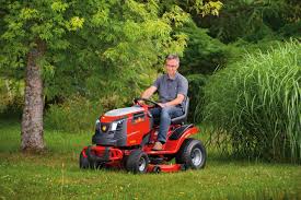 Darüber hinaus wurde der wolf 92.130t mit einem geräumigen 240l fangkorb ausgestattet und hat eine schnittbreite von 92cm. Wolf Expert Rasentraktoren Schmid Land Und Gartentechnik