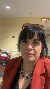 Melissa Mohn's Instagram, Twitter & Facebook