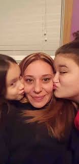 Tessa Neff's Instagram, Twitter & Facebook