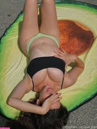 Gali Gool's unbridled desire - feel the heat of her passionate embrace