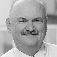 Michael Manns's Instagram, Twitter & Facebook