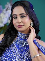 Contact for makeup bookings 🥰