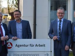 Wählen agentur für arbeit münchen. Zum 1 April Michael Schankweiler 60 Wird Neuer Chef Der Agentur Fur Arbeit Rosenheim Landkreis
