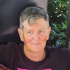 Kit Knight's Instagram, Twitter & Facebook