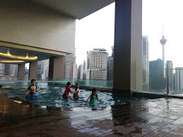 You can just walk to find the best food the hotel location at kampung baru which customer can enjoy spectacular view of kuala lumpur city. Tamu Hotel Suites Kuala Lumpur Lokasi Ideal Habiskan Masa Cuti Sekolah Bersama Keluarga Libur