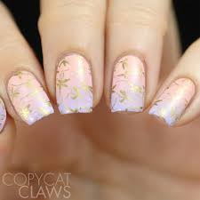 With the most suitable color combination, the golden nail art always looks beautiful. 20 Great Nail Art Ideas Mix Of Lilac Pink And Gold Colors