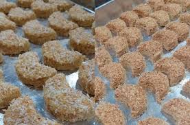 Biskut biskut raya 2017 terus membawakan kepada anda kepelbagaian jenis biskut untuk anda mencuba bagi dihidangkan pada hari perayaan ini. 15 Koleksi Kuih Dan Biskut Raya Yang Evergreen Dan Ada Yang Sukar Didapati Iamfuzy Com