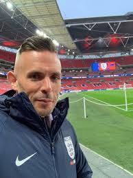 Kris Temple's Instagram, Twitter & Facebook