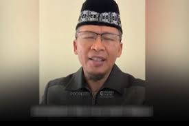 Tokoh satu ini sangat terkenal dikalangan masyarakat indonesia biografi aa gym. Habib Rizieq Shihab Ditahan Aa Gym Sedih Dan Menangis Fajar