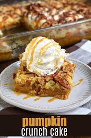 Sweet And Salty You Ll Love This Pumpkin Crunch Cake Recipe With Layers Of Pumpkin Pie Yellow Ca Pumpkin Dump Cake Recipe Pumpkin Crunch Cake Pumpkin Crunch